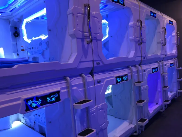 Hotel FIRST CAPSULE HOTEL INSIDE INDONESIAN AIRPORT<br>SOEKARNO-HATTA TERIMAL 3<br>CAPSULE HOTEL 8 2